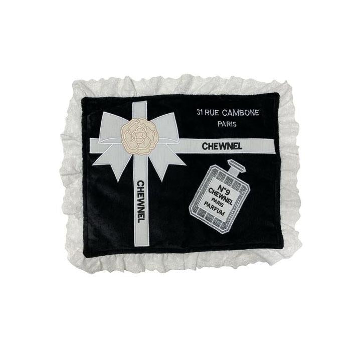 CHEWNEL NO No. 9 MAT DOG - BLACK