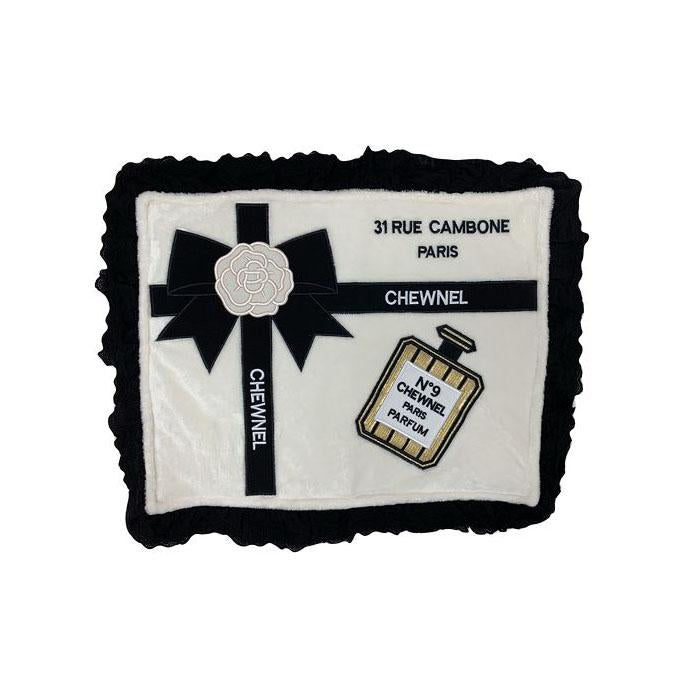 CHEWNEL NO No. 9 MAT DOG - IVORY