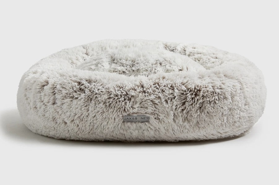 ARTIC SHAG DONUT DOG BED