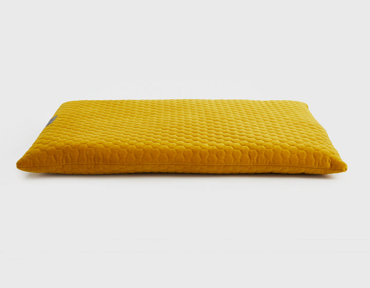 BUMBLE CHARTREUSE COZY DOG MAT