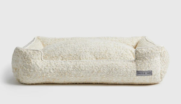 LOLLY WHITE LOUNGE DOG BED