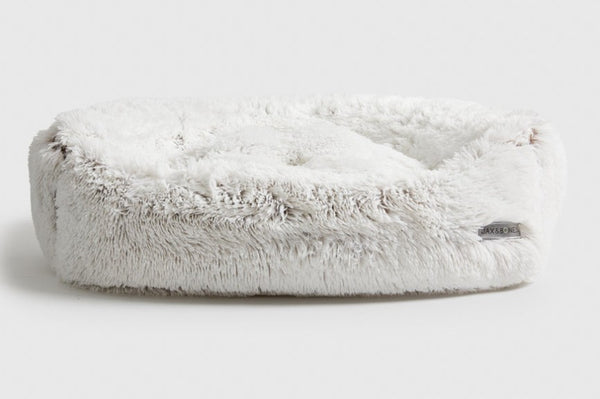 ARCTIC SHAG NAPPER DOG BED