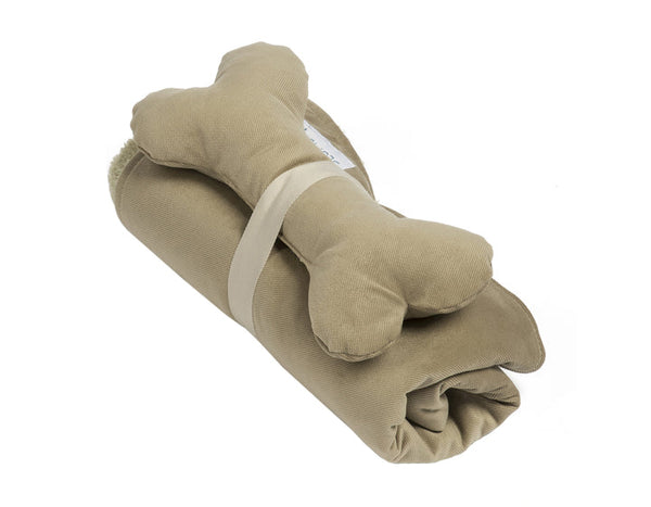 PECAN DOG BLANKET AND BONE TOY SET