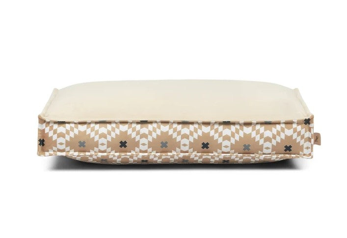 SAND MARINA BOXY DOG BED